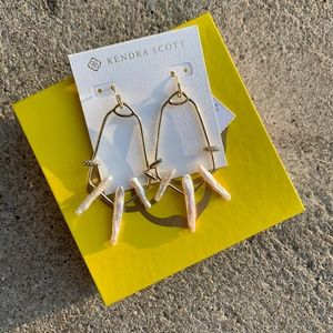 NWT Kendra Scott Eileen Statement Mother of Pearl Earrings